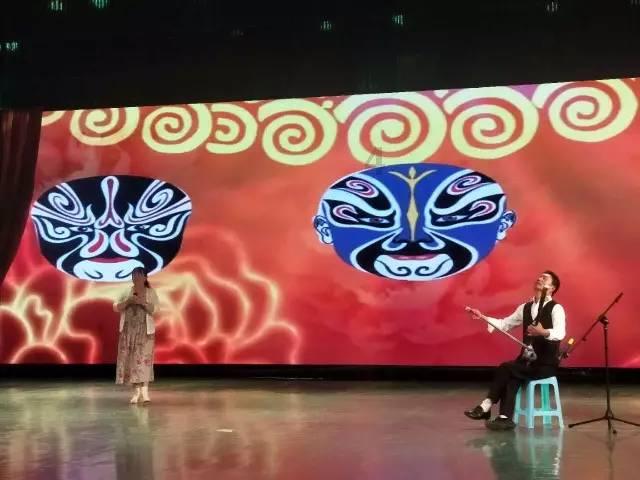 50军营长半夜忽然听到斧头砍东西的声音，仔细一想大惊：快跟我来